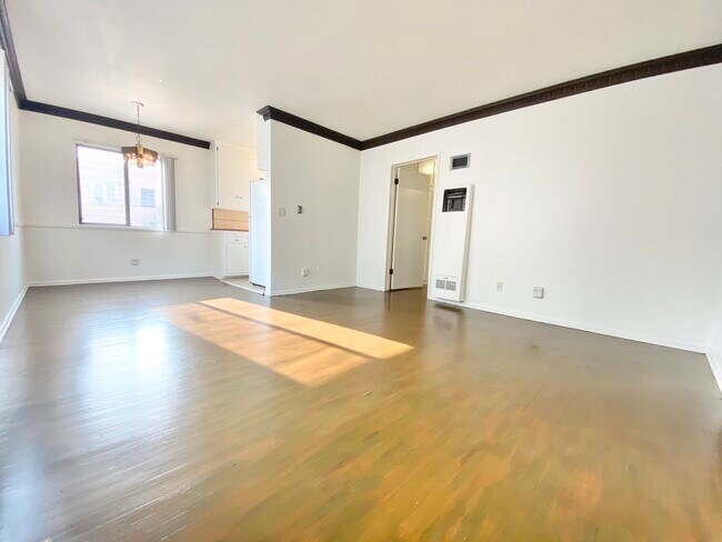 436 Normandie Pl in Los Angeles, CA - Building Photo - Building Photo