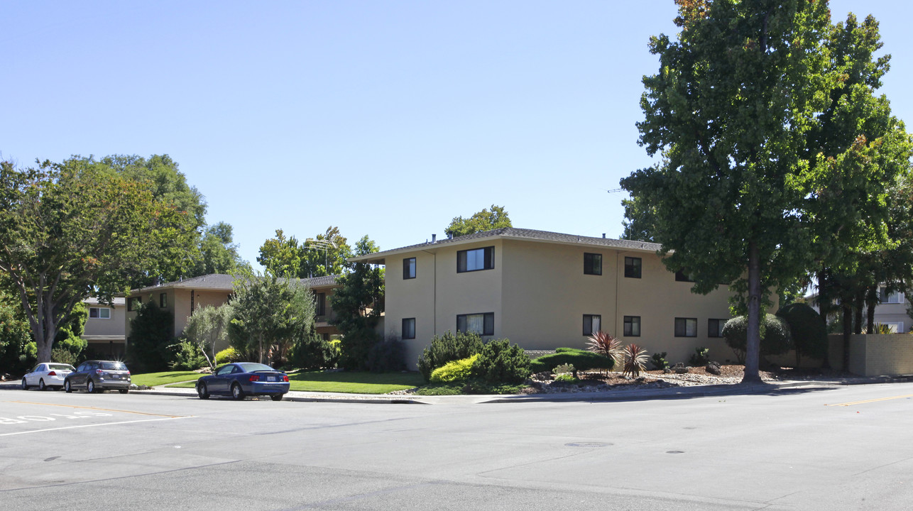 Garden Patio Apartments in Sunnyvale, CA - Foto de edificio