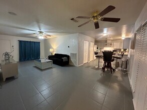 7016 Astronaut Ave in Las Vegas, NV - Building Photo - Building Photo