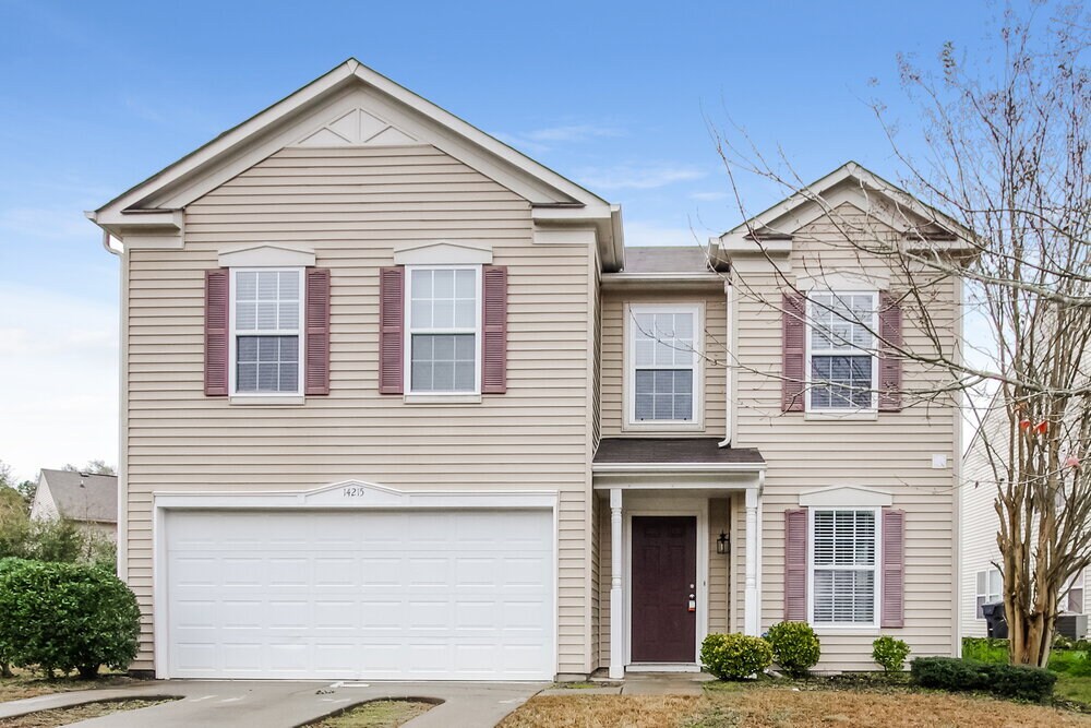 14215 Luscombe Farm Rd in Charlotte, NC - Building Photo
