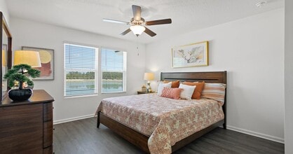 Discovery Trails Townhomes in Middleburg, FL - Building Photo - Building Photo