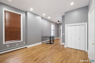 23 Charter Oak Pl in Hartford, CT - Building Photo - Building Photo