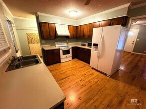 8065 Middle Ring Rd in Mobile, AL - Building Photo - Building Photo