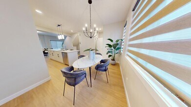 2035-2035 Chalmers Way SW in Edmonton, AB - Building Photo - Building Photo