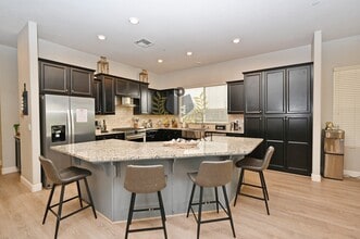 531 Meridian Ave in Madera, CA - Building Photo - Building Photo