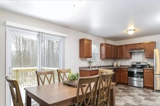 1048 Broken Ridge Dr in Lansing, MI - Building Photo - Building Photo