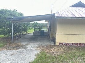 613 N Dixie Ave, Unit A in Fruitland Park, FL - Building Photo