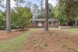 555 N Leak St in Southern Pines, NC - Building Photo