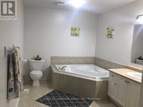 66 Foxfield Crescent in Vaughan, ON - Building Photo - Building Photo
