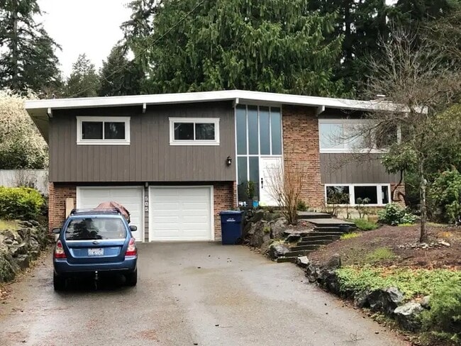 property at 505 Mt Hood Dr SW