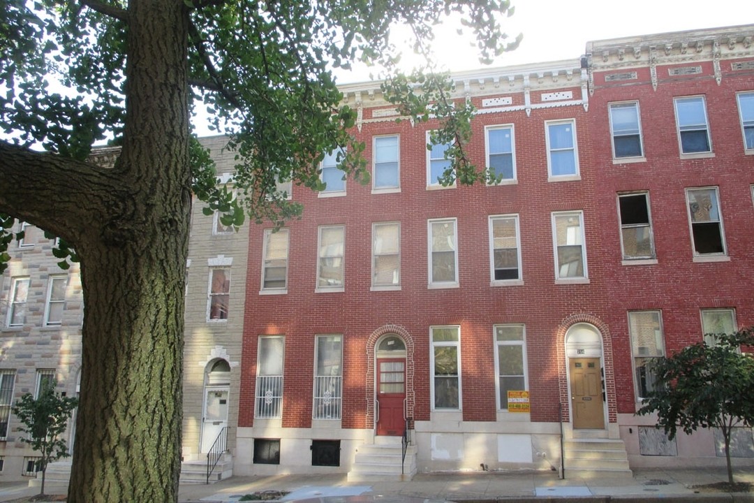 716 N Arlington Ave in Baltimore, MD - Building Photo