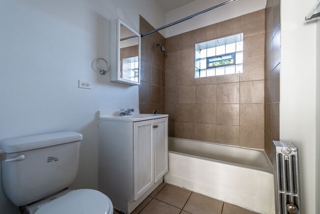 6923-25 S Indiana Ave Chicago, IL 60637 in Chicago, IL - Building Photo - Building Photo