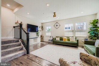 7588 Warburg Way in Elkridge, MD - Building Photo - Building Photo