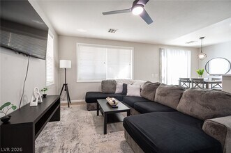 641 Solitude Point Ave in Henderson, NV - Building Photo - Building Photo