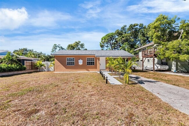 property at 1517 Gray St S