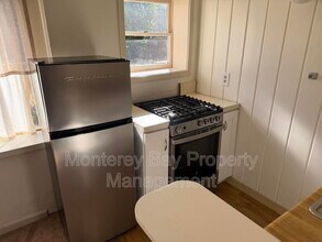 332 Central Ave in Pacific Grove, CA - Building Photo - Building Photo