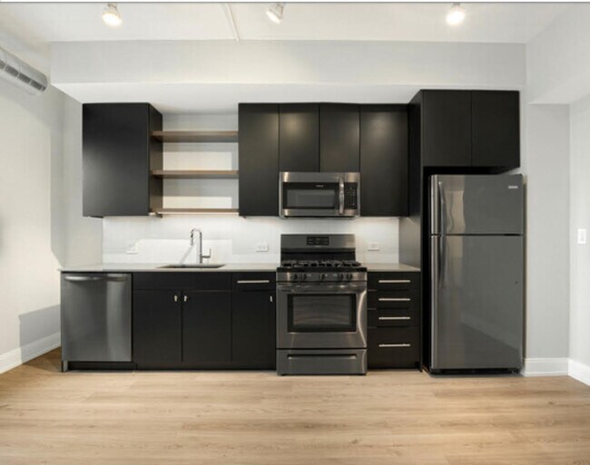 941 W Belmont Ave, Unit ONE BED in Chicago, IL - Foto de edificio - Building Photo