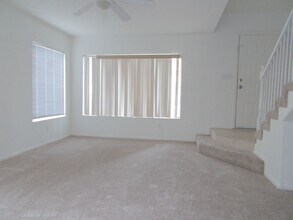 3450 Middle View Dr in Las Vegas, NV - Building Photo - Building Photo