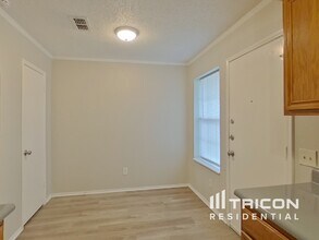 7828 Texridge Dr in Dallas, TX - Building Photo - Building Photo