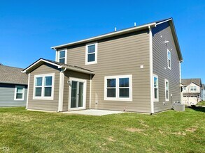 6685 Hawthorne Dr in McCordsville, IN - Building Photo - Building Photo