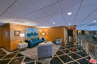 100 S Doheny Dr in Los Angeles, CA - Building Photo - Building Photo