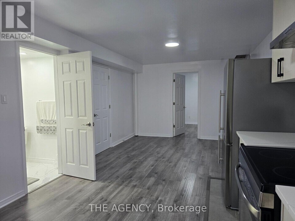 139 Cinrickbar Dr in Toronto, ON - Building Photo