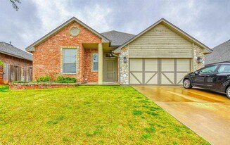 2204 Alameda Park Dr in Norman, OK - Building Photo