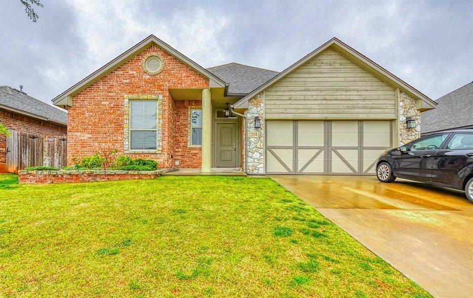 2204 Alameda Park Dr in Norman, OK - Building Photo