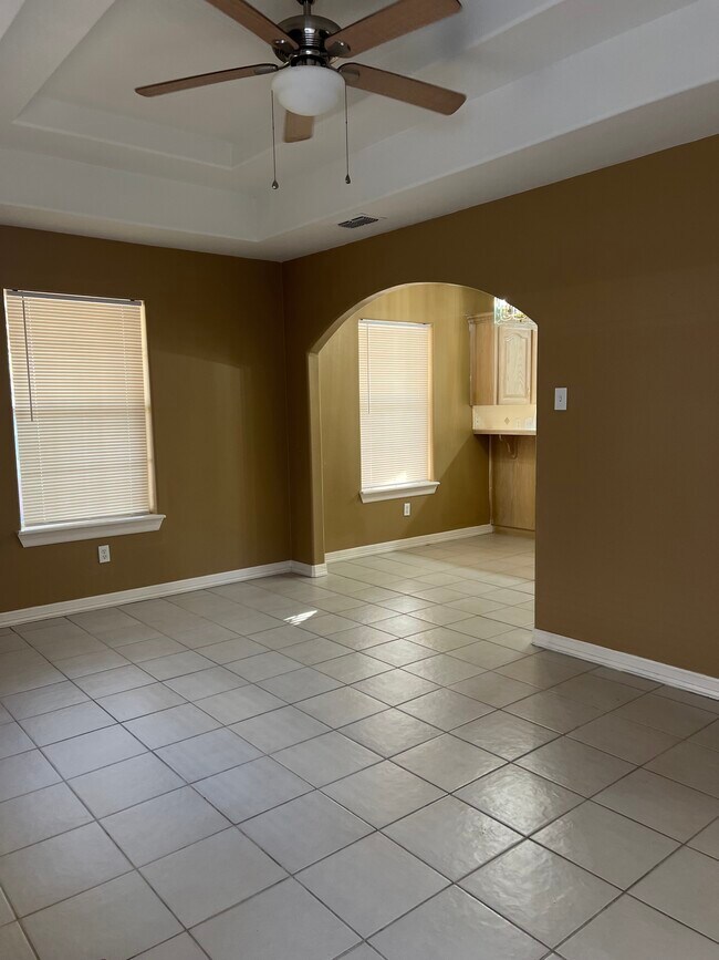 609 Cancun Dr in Pharr, TX - Building Photo - Building Photo