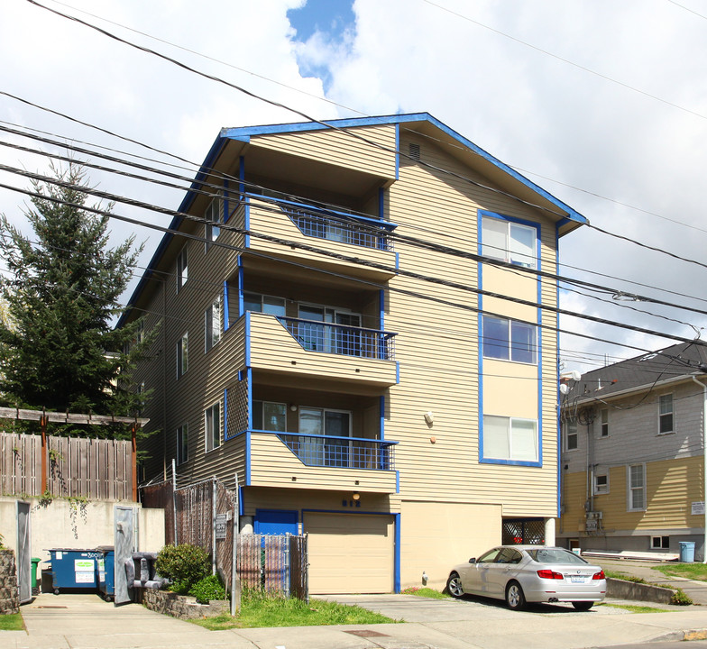 812 NE 42nd St in Seattle, WA - Building Photo