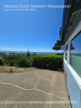 1718 NW Carter Ct in Waldport, OR - Building Photo - Building Photo