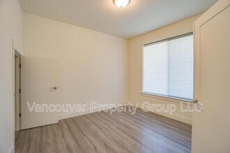 12513 NE 102nd Way in Vancouver, WA - Foto de edificio - Building Photo