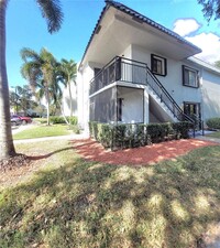 16551 Blatt Blvd in Weston, FL - Foto de edificio - Building Photo