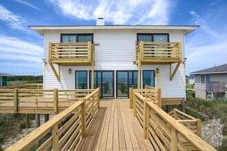 448 Ocean Dr in North Topsail Beach, NC - Building Photo - Building Photo