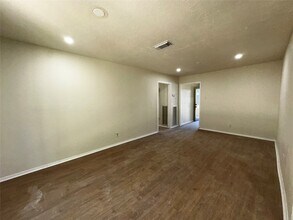 12815 Segrest Dr in Houston, TX - Building Photo - Building Photo