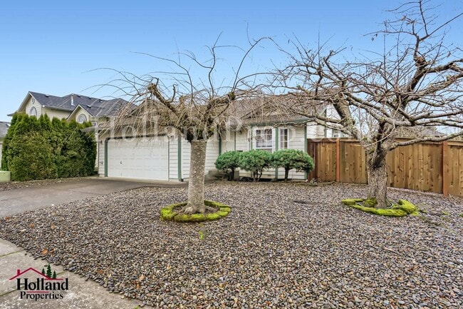 8668 NE Windstone St in Hillsboro, OR - Building Photo - Building Photo