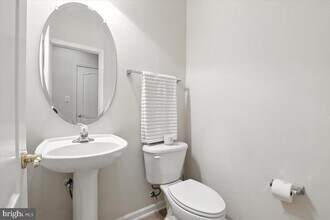 6980 Landseer Drive in Gainesville, VA - Building Photo - Building Photo