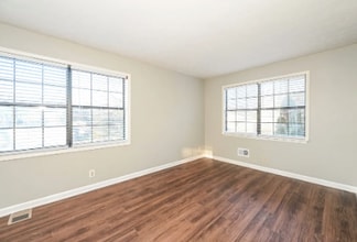 2695 Rockdale Dr in Decatur, GA - Building Photo - Building Photo