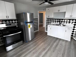 125 White Horse Ave, Unit B in Trenton, NJ - Building Photo - Building Photo
