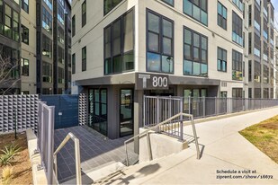 800 Embassy Dr in Austin, TX - Building Photo