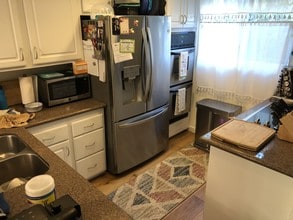 1809 Armour Ln, Unit 1 in Redondo Beach, CA - Building Photo - Building Photo