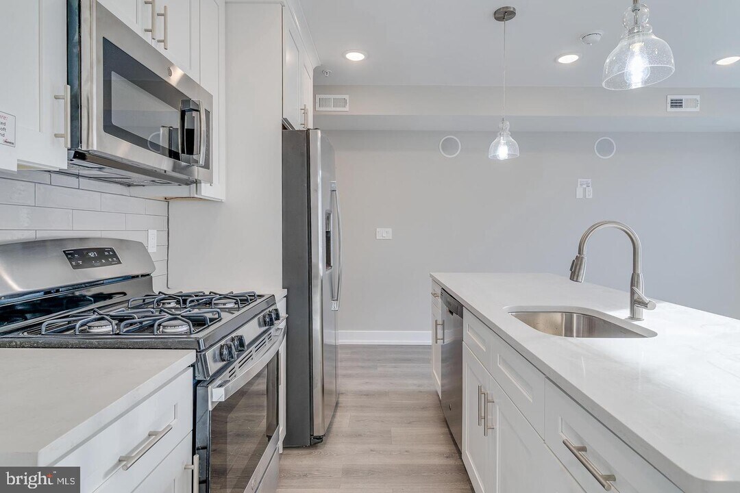 1521 N Stillman St-Unit -2 in Philadelphia, PA - Building Photo