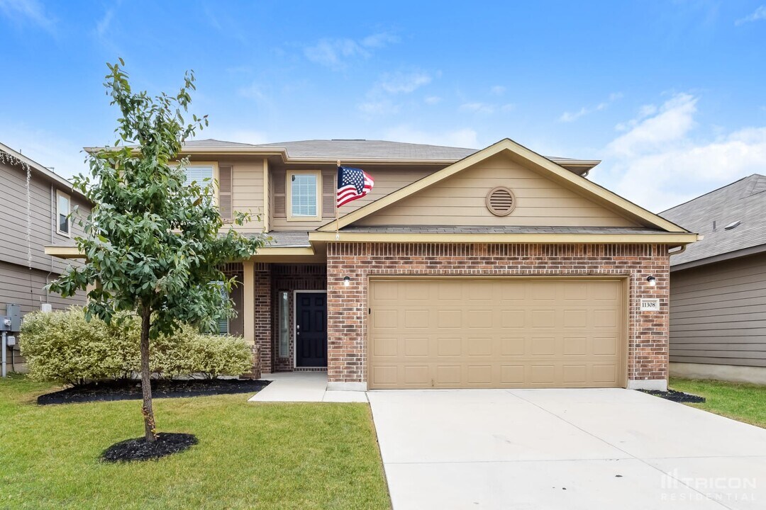 11308 Jazzstar in San Antonio, TX - Building Photo