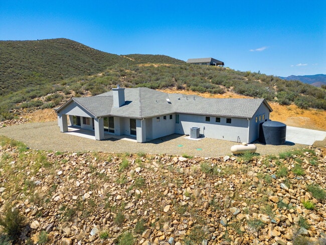 15689 E Orch Vw Rd in Dewey, AZ - Building Photo - Building Photo