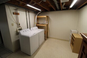 1004 W Banbury Dr in Spokane, WA - Building Photo - Building Photo