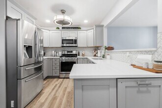 986 Four Seasons Blvd in Aurora, IL - Building Photo - Building Photo