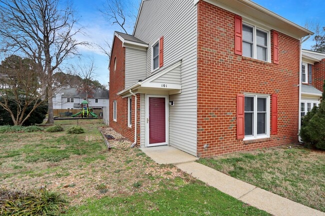101 Kingsbridge Ln in Yorktown, VA - Building Photo - Building Photo