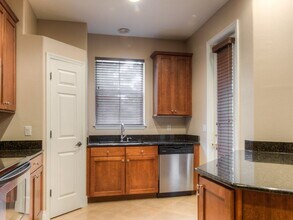 1348 Benevolent St in Maitland, FL - Foto de edificio - Building Photo