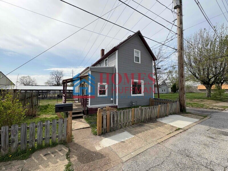 210 N Morton Ave in Evansville, IN - Building Photo