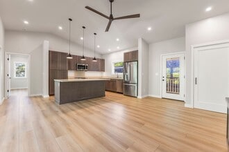 2282 Kamaile St in Wailuku, HI - Building Photo - Building Photo